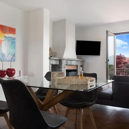 Il Bacio Del Sole Maccagno