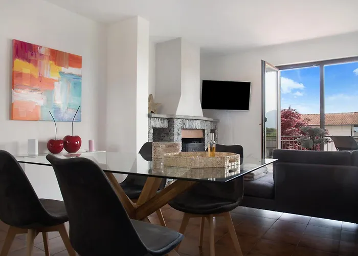 Il Bacio Del Sole Maccagno